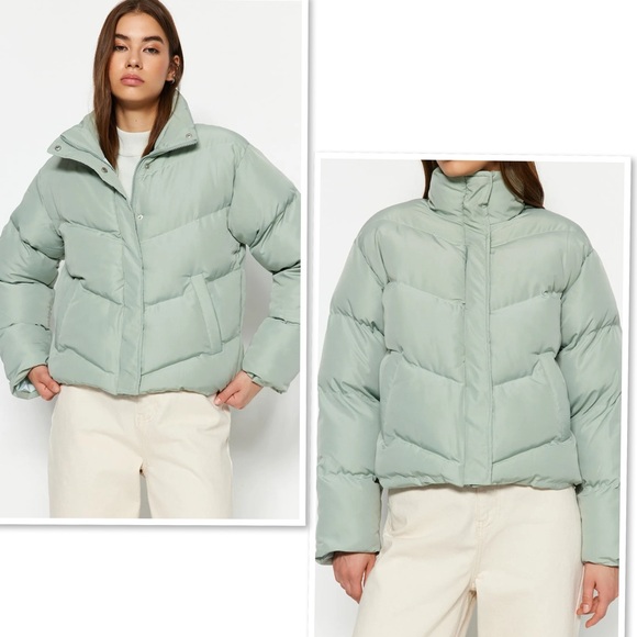 Aritzia Wilfred The Cloud Puff™ 700+ fill-power Goose Down Jacket Size XS - Picture 3 of 15